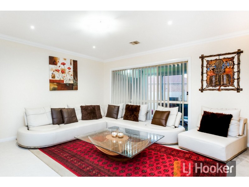 7 Ratcliffe Way, Lynbrook VIC 3975