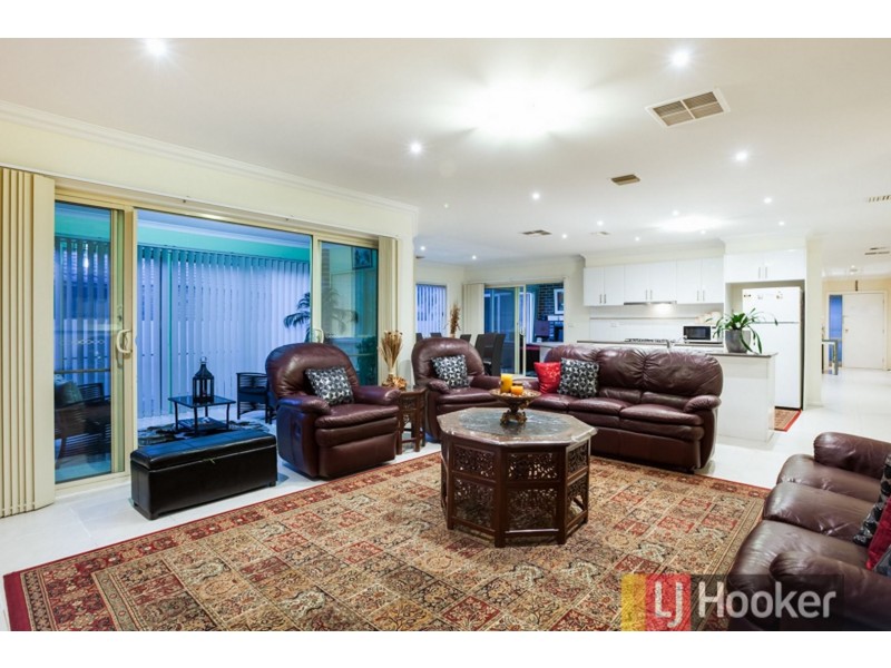 7 Ratcliffe Way, Lynbrook VIC 3975