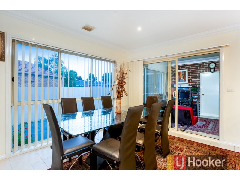 7 Ratcliffe Way, Lynbrook VIC 3975