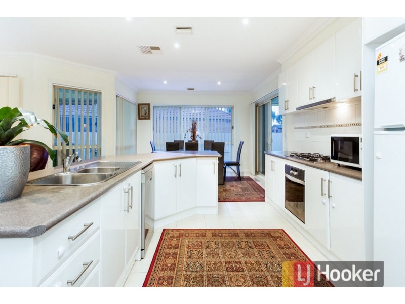 7 Ratcliffe Way, Lynbrook VIC 3975