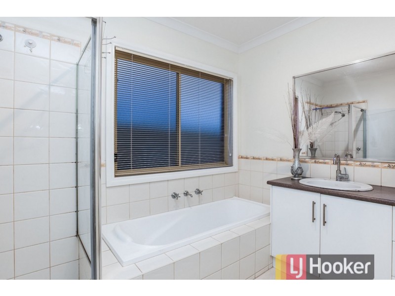 7 Ratcliffe Way, Lynbrook VIC 3975