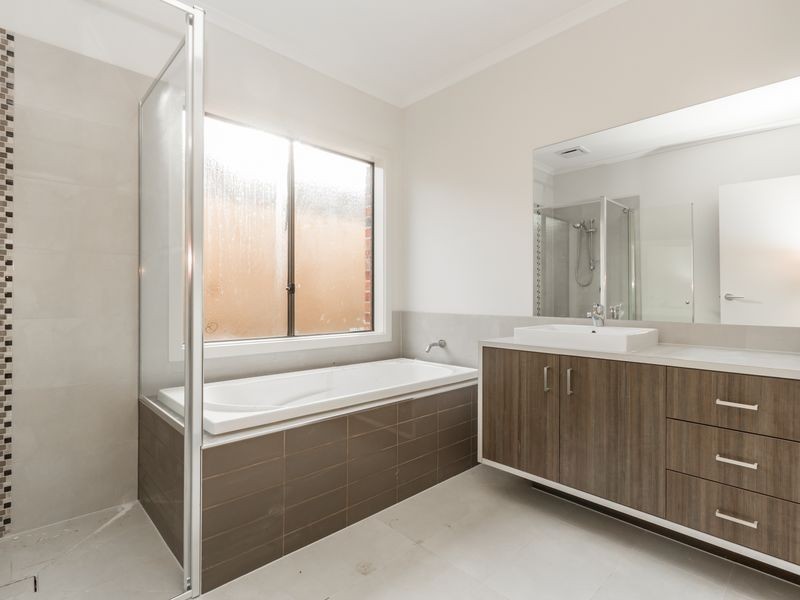 Lot 285 Fiorelli Boulevard, Cranbourne East VIC 3977