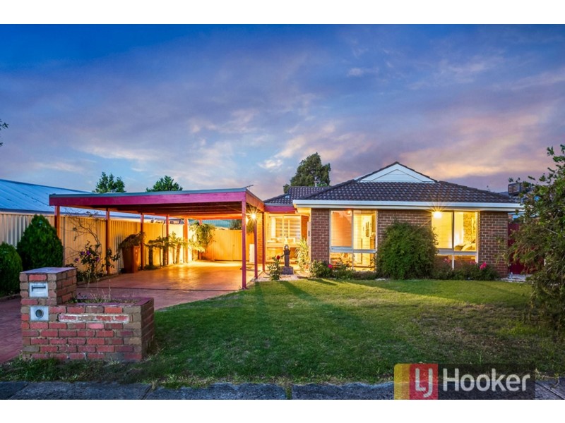 22 Horsfield Street, Cranbourne North VIC 3977