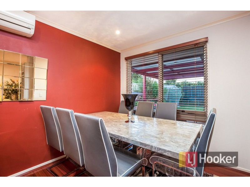 22 Horsfield Street, Cranbourne North VIC 3977