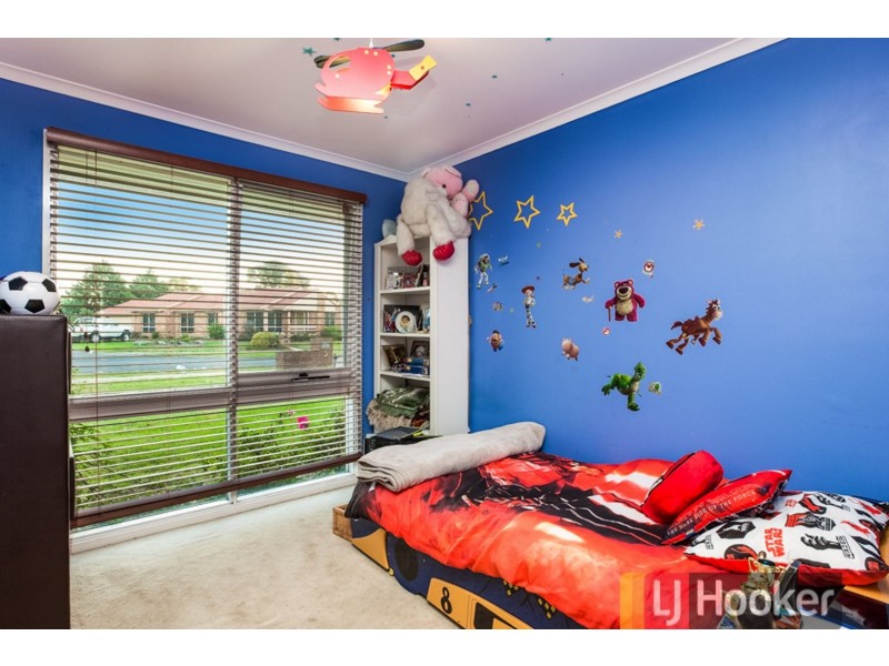 22 Horsfield Street, Cranbourne North VIC 3977