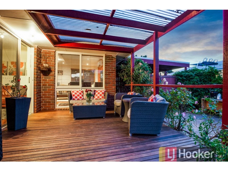 22 Horsfield Street, Cranbourne North VIC 3977