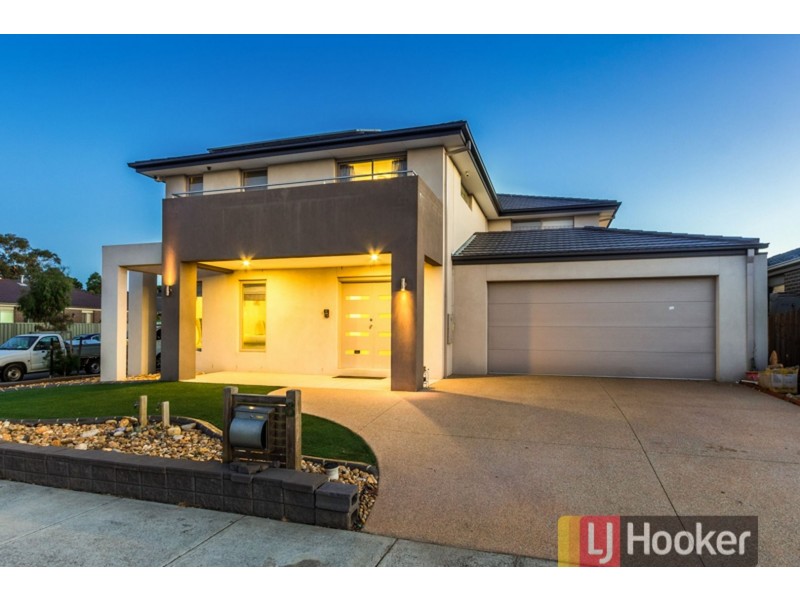 8 Pedigree Grove, Cranbourne East VIC 3977