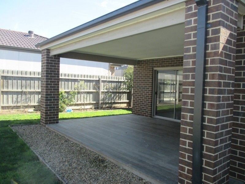 32 Heather Grove, Cranbourne East VIC 3977