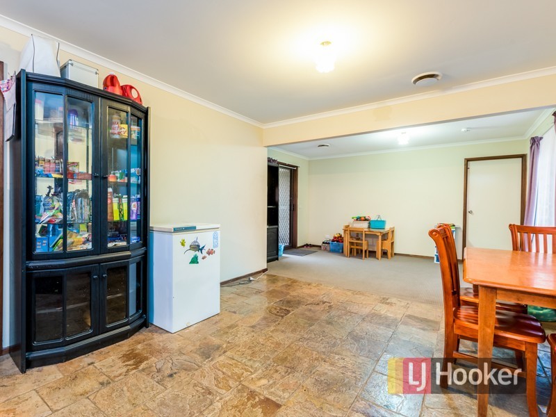 28 Robinson Crescent, Hampton Park VIC 3976