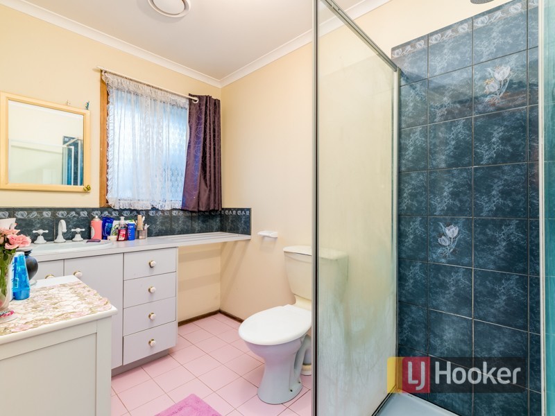 28 Robinson Crescent, Hampton Park VIC 3976