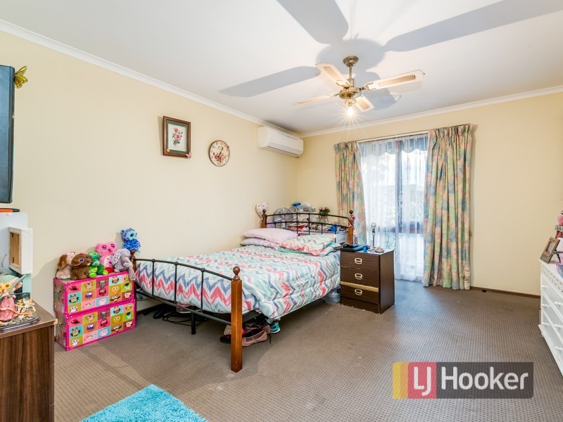 28 Robinson Crescent, Hampton Park VIC 3976