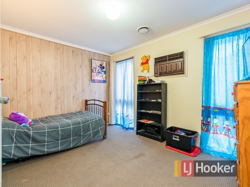 28 Robinson Crescent, Hampton Park VIC 3976