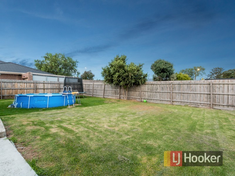 28 Robinson Crescent, Hampton Park VIC 3976