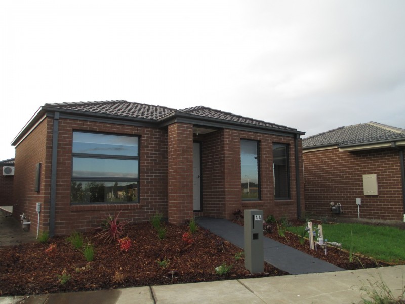 44 Parklink Drive, Cranbourne East VIC 3977