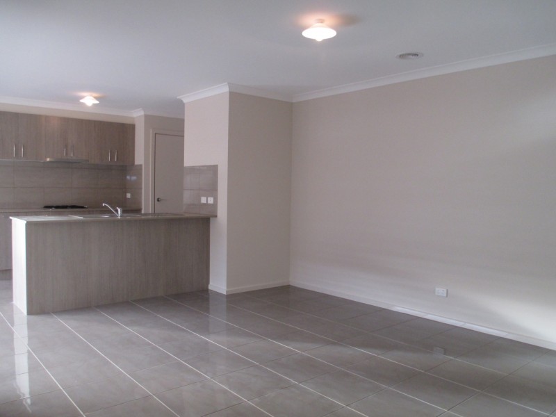 44 Parklink Drive, Cranbourne East VIC 3977