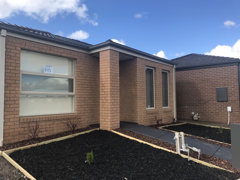 46 Parklink Drive, Cranbourne East VIC 3977