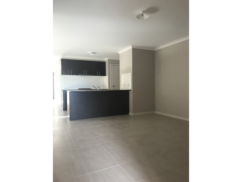 46 Parklink Drive, Cranbourne East VIC 3977