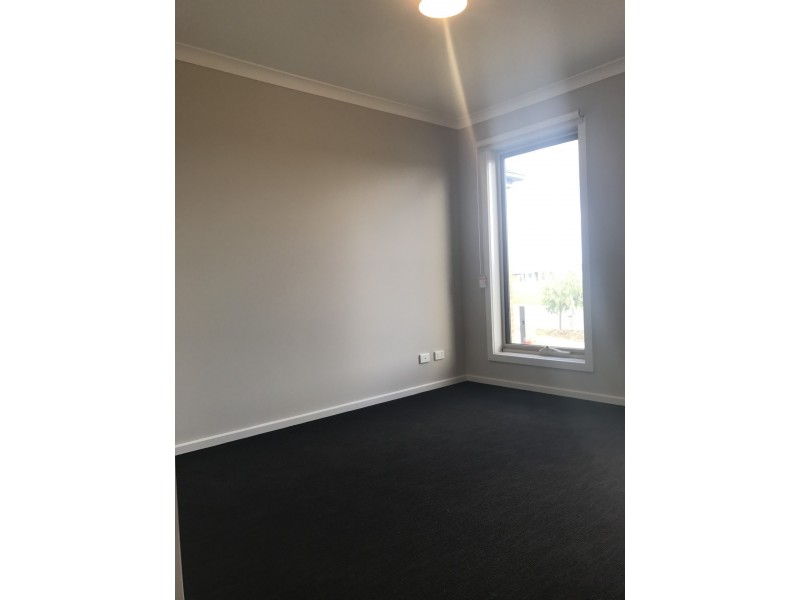 46 Parklink Drive, Cranbourne East VIC 3977