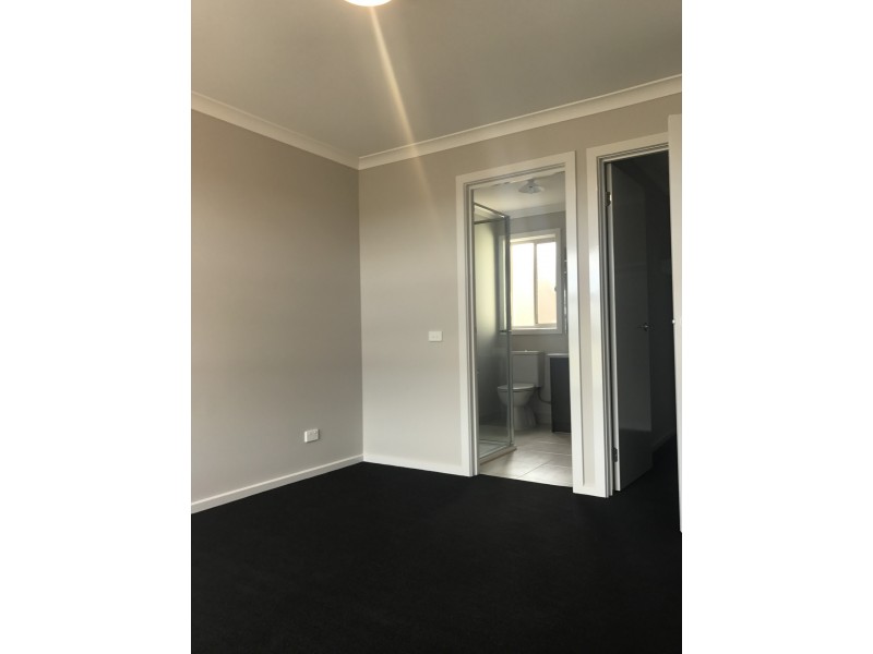 46 Parklink Drive, Cranbourne East VIC 3977