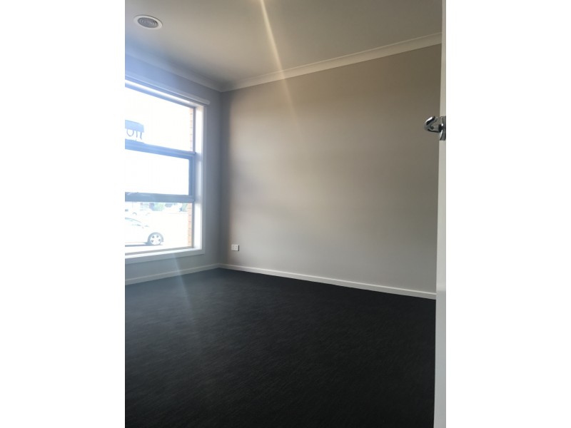 46 Parklink Drive, Cranbourne East VIC 3977