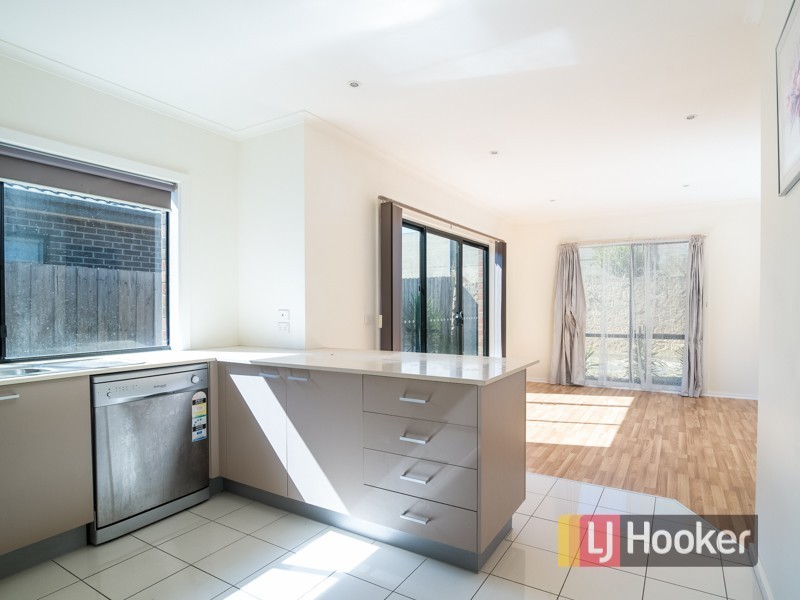 Unit 8/21 Kingfisher Drive, Doveton VIC 3177