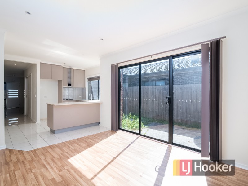 Unit 8/21 Kingfisher Drive, Doveton VIC 3177