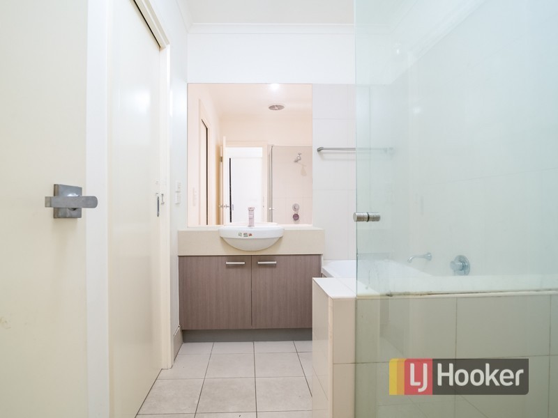 Unit 8/21 Kingfisher Drive, Doveton VIC 3177