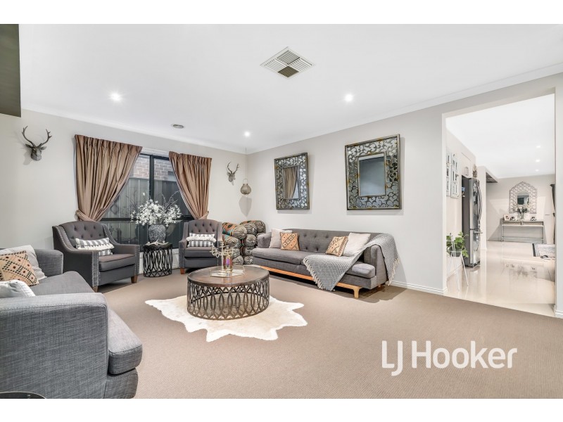 20 Connewara Crescent, Clyde North VIC 3978