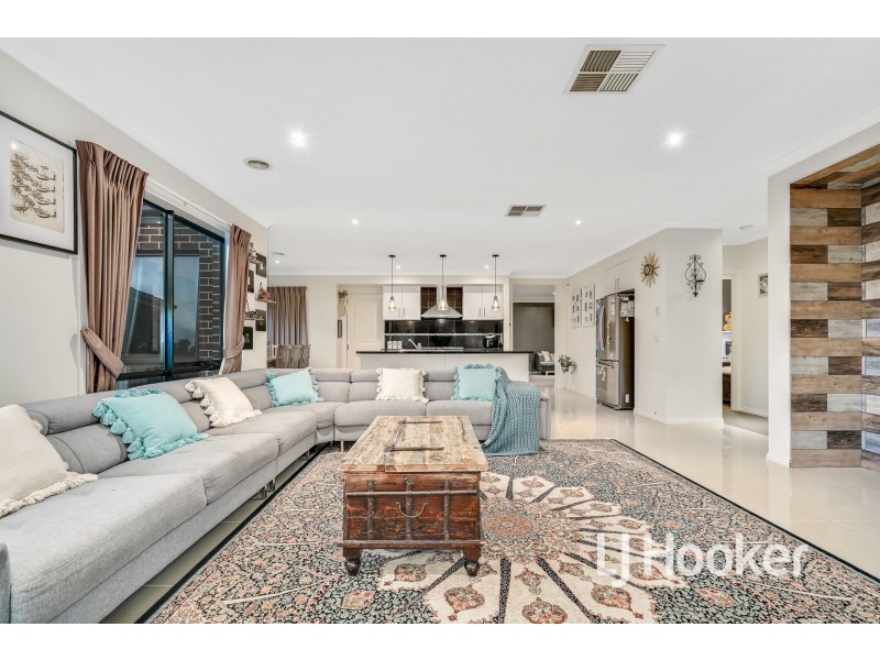 20 Connewara Crescent, Clyde North VIC 3978