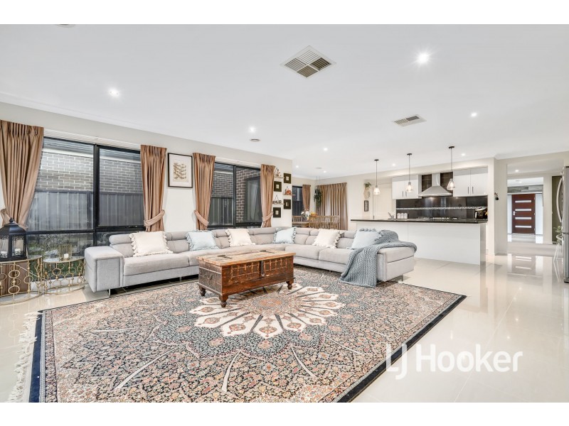 20 Connewara Crescent, Clyde North VIC 3978