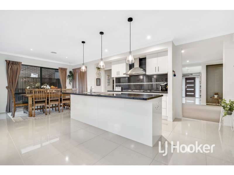 20 Connewara Crescent, Clyde North VIC 3978