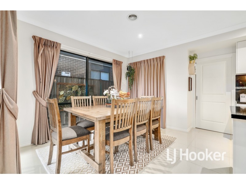 20 Connewara Crescent, Clyde North VIC 3978