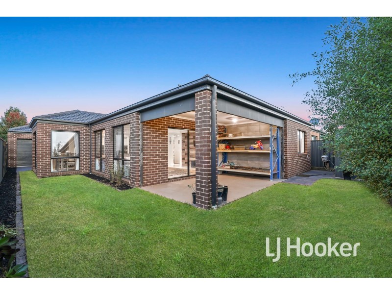 20 Connewara Crescent, Clyde North VIC 3978