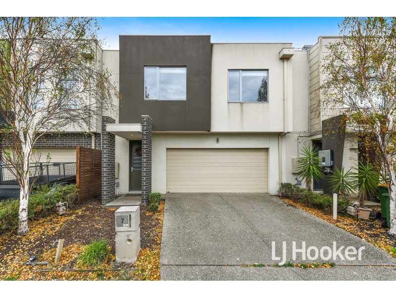 7 Albatross Drive, Pakenham VIC 3810