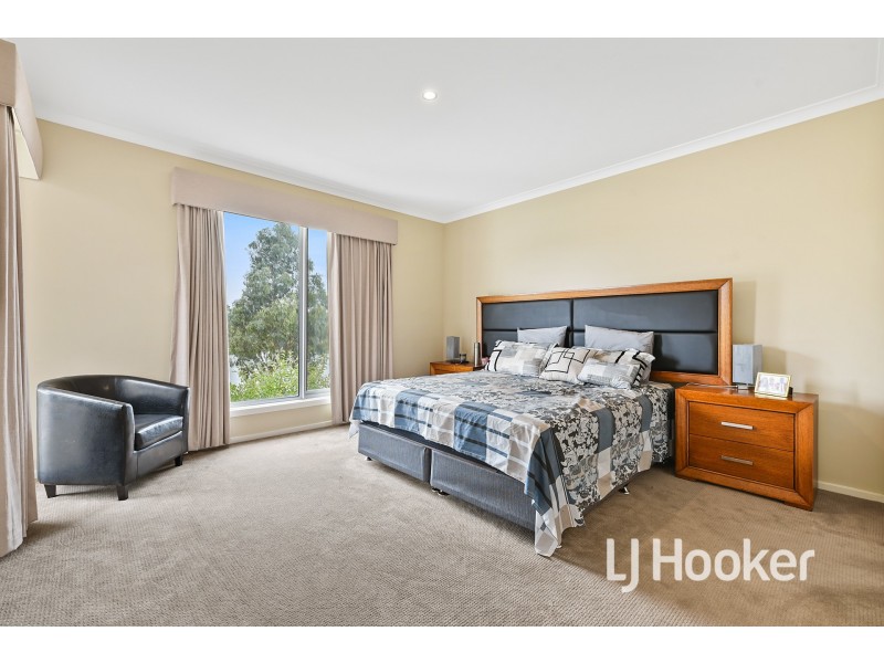7 Albatross Drive, Pakenham VIC 3810