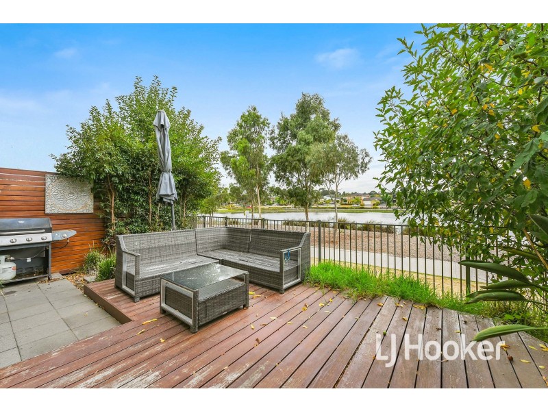 7 Albatross Drive, Pakenham VIC 3810