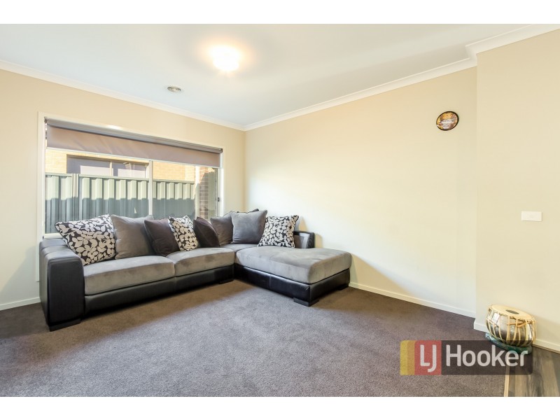 96 Sabel Drive, Cranbourne North VIC 3977