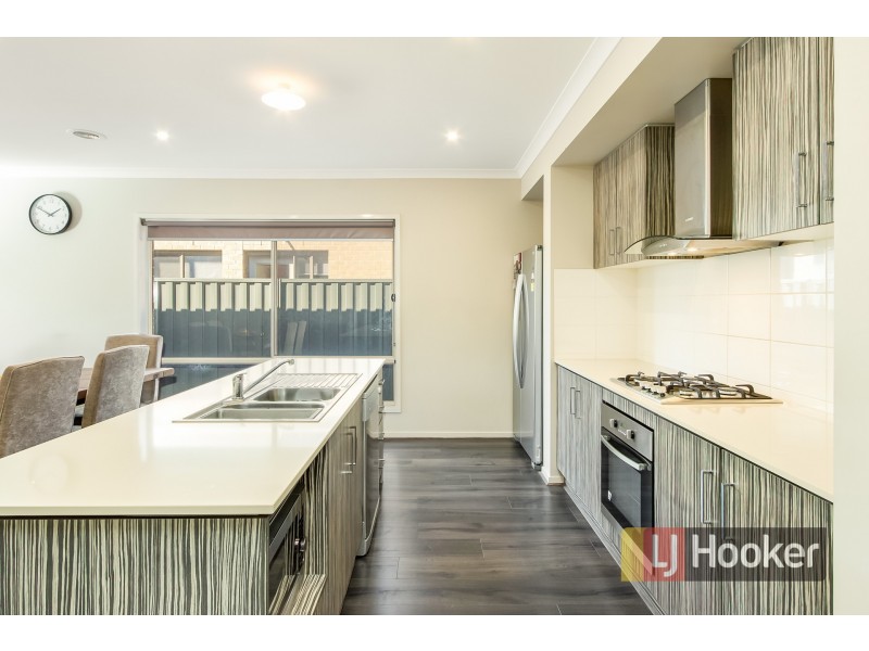 96 Sabel Drive, Cranbourne North VIC 3977