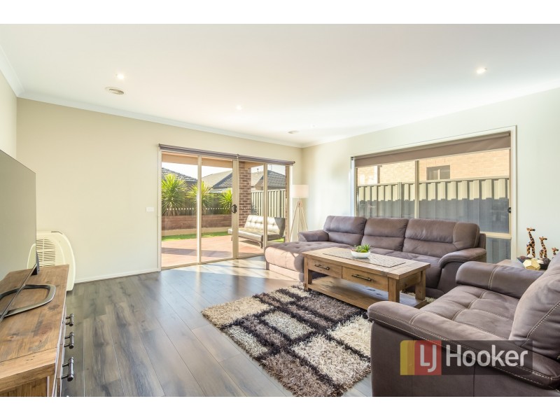 96 Sabel Drive, Cranbourne North VIC 3977
