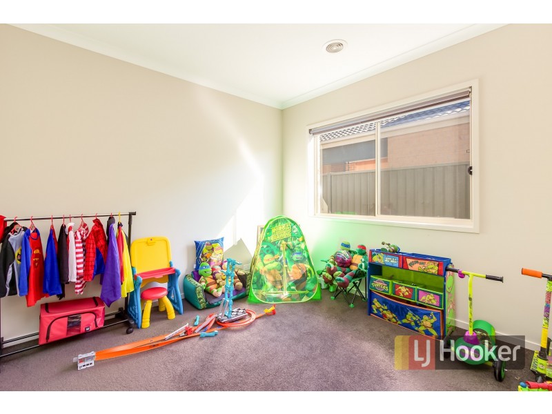 96 Sabel Drive, Cranbourne North VIC 3977