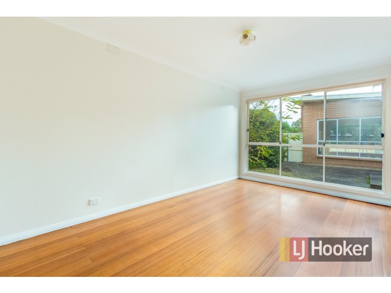 10 Edinborough Street, Hallam VIC 3803