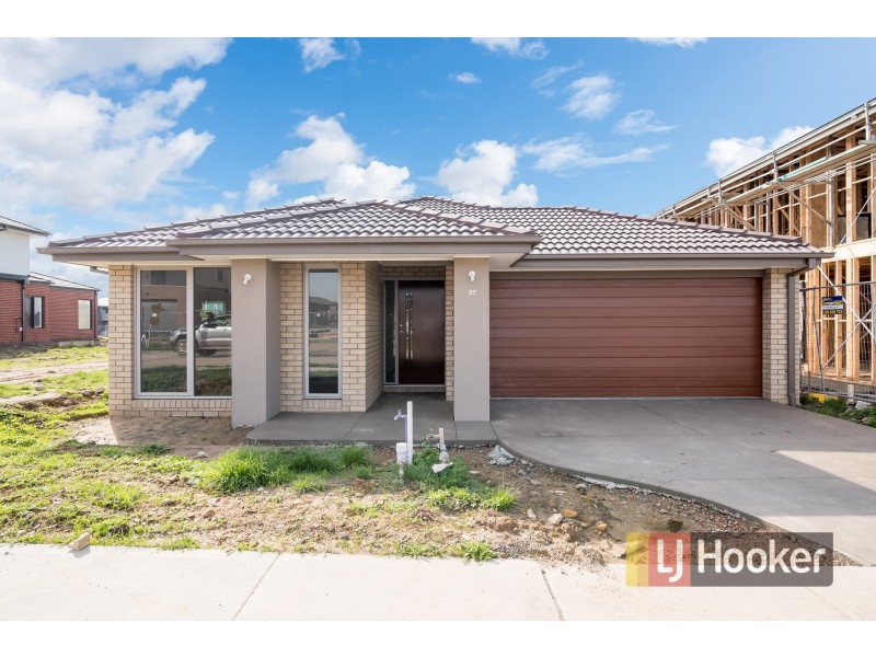 27 Cottongrass Avenue, Clyde North VIC 3978