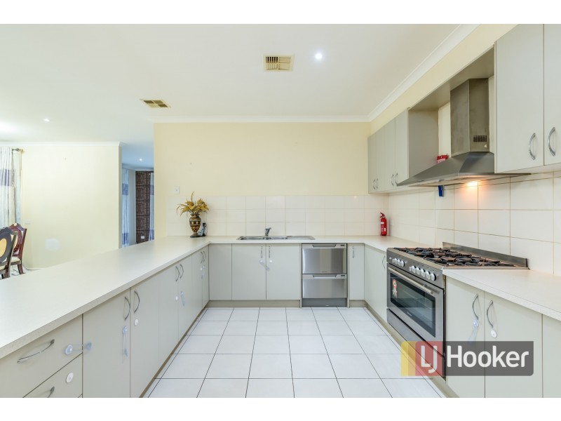 4 Black Swan Lane, Waterways VIC 3195