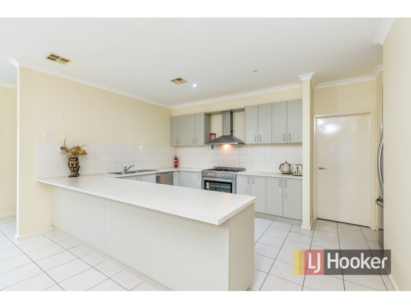 4 Black Swan Lane, Waterways VIC 3195