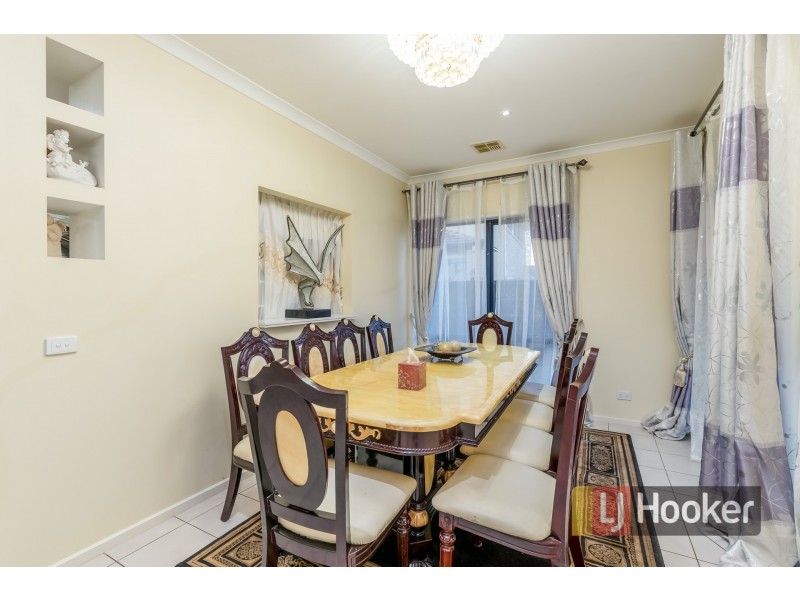 4 Black Swan Lane, Waterways VIC 3195