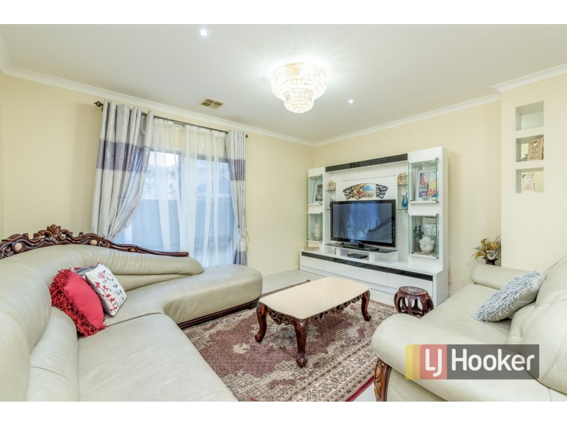 4 Black Swan Lane, Waterways VIC 3195