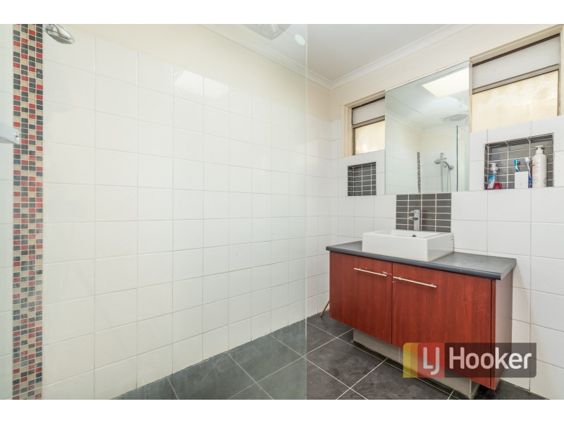 8 Hanover Court, Endeavour Hills VIC 3802
