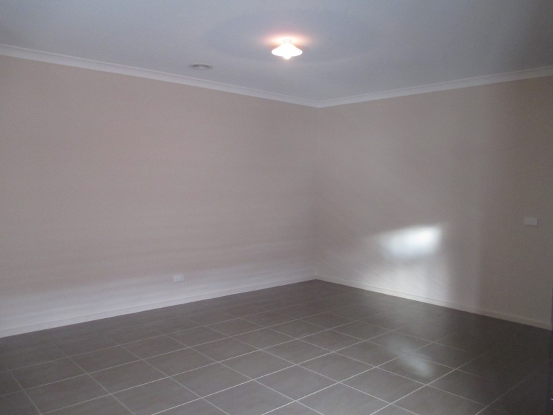 44. Parklink Drive, Cranbourne East VIC 3977