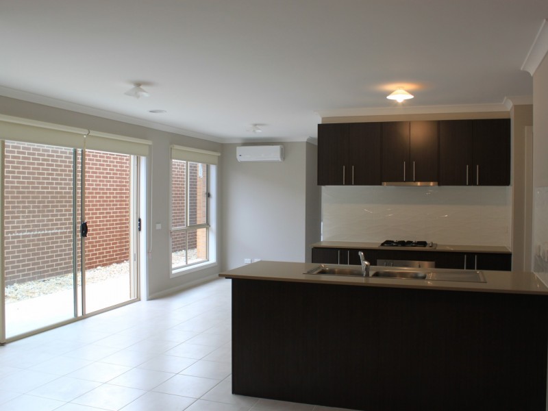 46. Parklink Drive, Cranbourne East VIC 3977