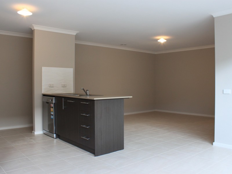 46. Parklink Drive, Cranbourne East VIC 3977